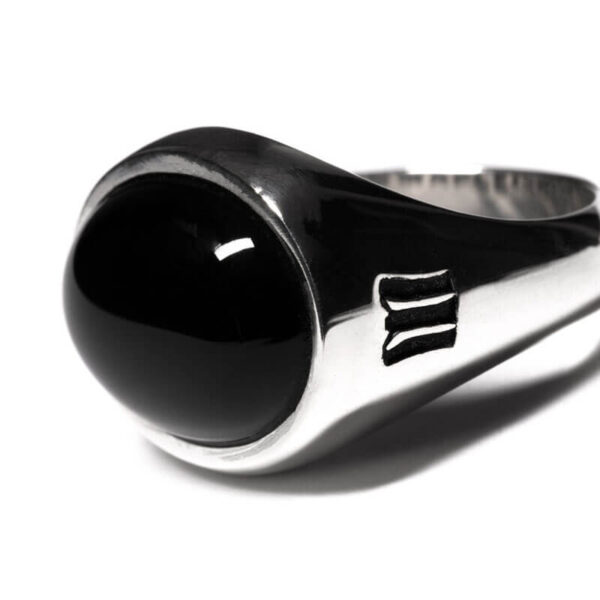 MAPLE Co. JEWELLERY Tubby Ring - Silver / Onyx