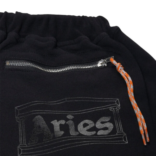 ARIES_FLAREDSWEATPANT_BLK3