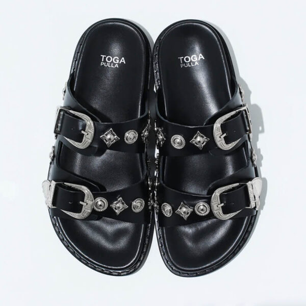 TOGA_BUCKLESANDALS_BLK5