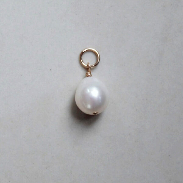 LABRO pearl pendant 1